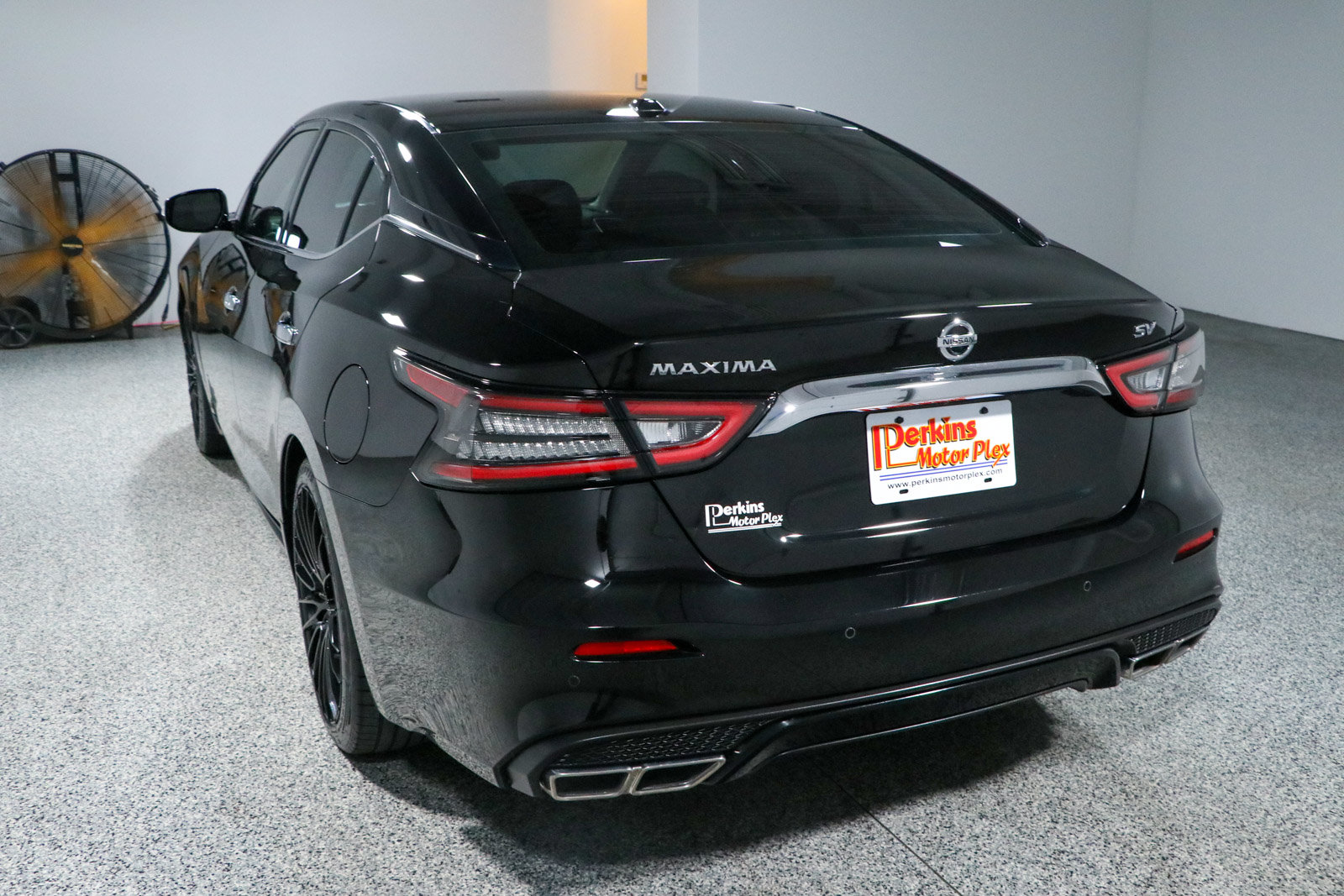 Used 2022 Nissan Maxima SV w/ Floor Mat Group FWD image 9