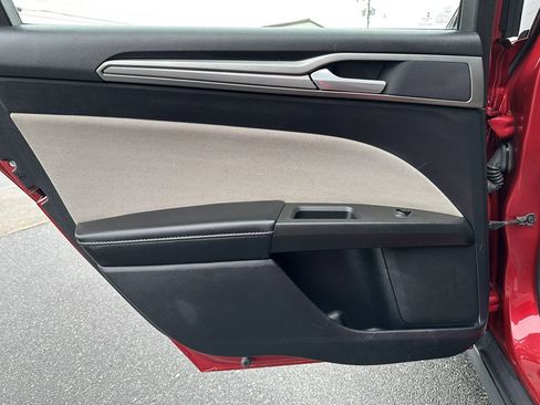 Used 2020 Ford Fusion S image 15