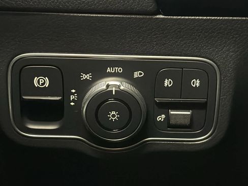 Used 2025 Mercedes-Benz GLA 250 4MATIC image 24