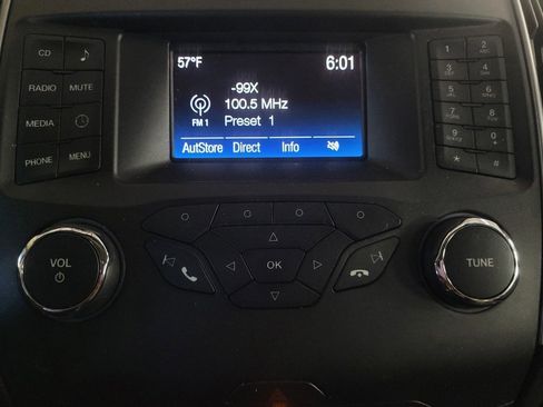 Used 2018 Ford Edge SE image 25