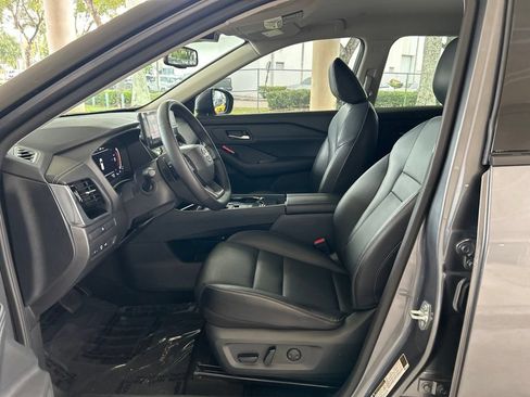 Used 2026 Nissan Rogue SL FWD image 6