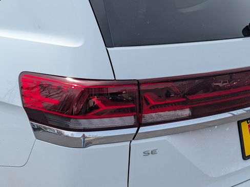 Used 2024 Volkswagen Atlas SE AWD/4WD image 20