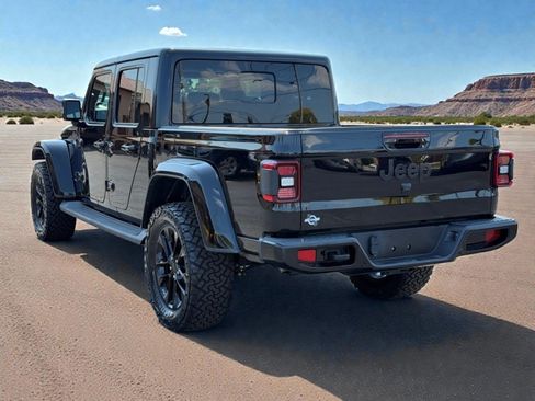 Used 2023 Jeep Gladiator Overland AWD/4WD image 6