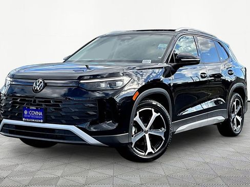 New 2026 Volkswagen Tiguan SE image 3