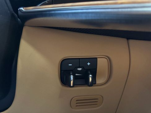 Used 2022 Jeep Grand Wagoneer Series III w/ Rear Seat Video Group 1 image 44