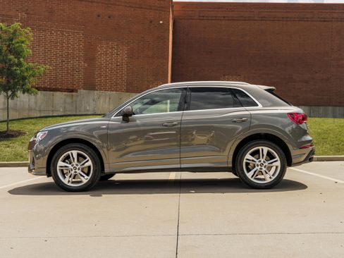 Used 2023 Audi Q3 2.0T Premium w/ Convenience Package AWD/4WD image 6