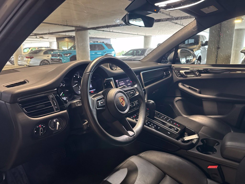 Certified 2024 Porsche Macan AWD/4WD image 8
