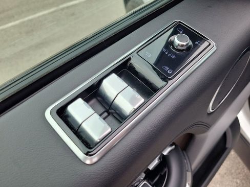 Used 2020 Land Rover Range Rover HSE image 21