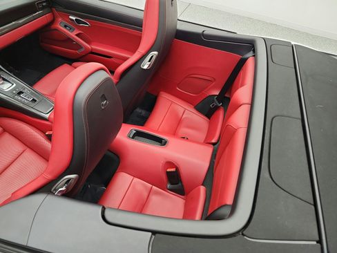 Used 2016 Porsche 911 4 Cabriolet AWD/4WD image 19