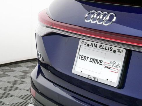 New 2026 Audi Q4 e-tron Premium image 36