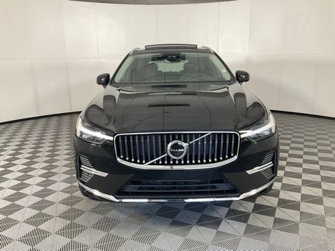 Used 2023 Volvo XC60 B5 Plus w/ Climate Package image 2