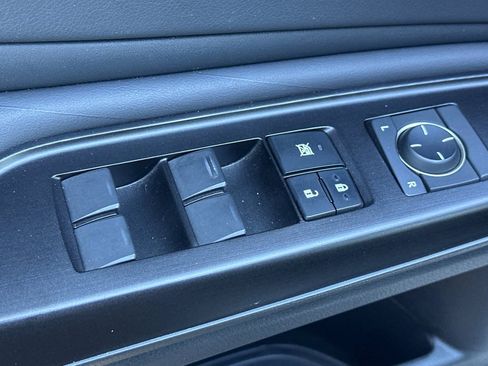 Certified 2019 Lexus ES 300h w/ Luxury Package image 13