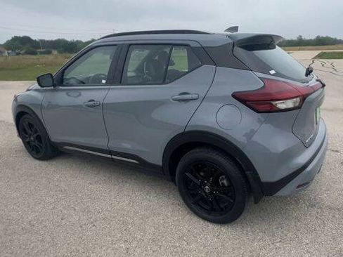 Used 2023 Nissan Kicks SR w/ SR Premium Package FWD image 6