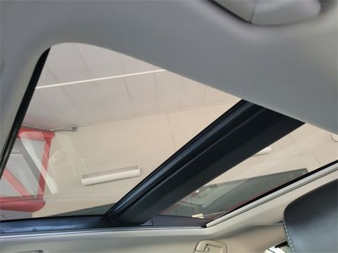 Used 2019 Lexus ES 350 Luxury image 5