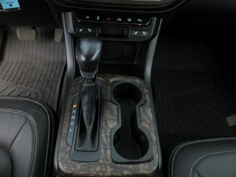 Used 2022 GMC Canyon Denali image 18