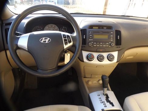 Used 2009 Hyundai Elantra GLS image 12
