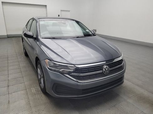Used 2024 Volkswagen Jetta SE w/ Panoramic Sunroof Package FWD image 13