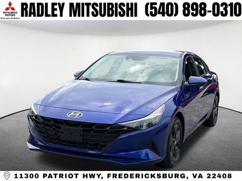 Used 2023 Hyundai Elantra SEL w/ Cargo Package FWD image 1