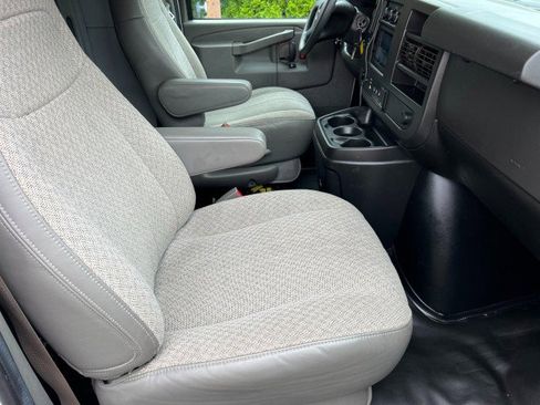 Used 2019 GMC Savana 2500 w/ Driver Convenience Package image 14