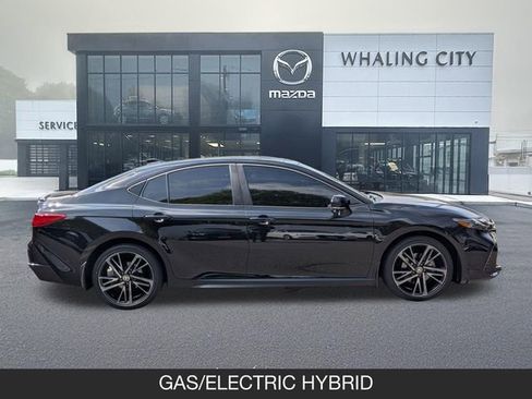 Used 2025 Toyota Camry XSE w/ Premium Plus Package AWD/4WD image 9