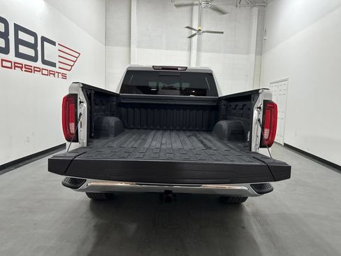 Used 2021 GMC Sierra 1500 SLT w/ SLT Premium Package RWD image 17