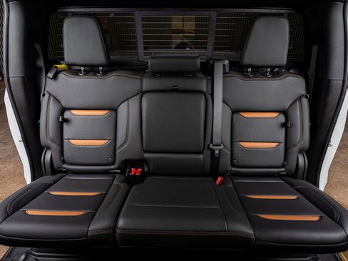 Used 2025 GMC Sierra 1500 AT4 w/ AT4 Premium Package image 34