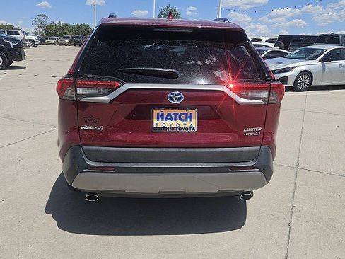 Used 2022 Toyota RAV4 Limited AWD/4WD image 7