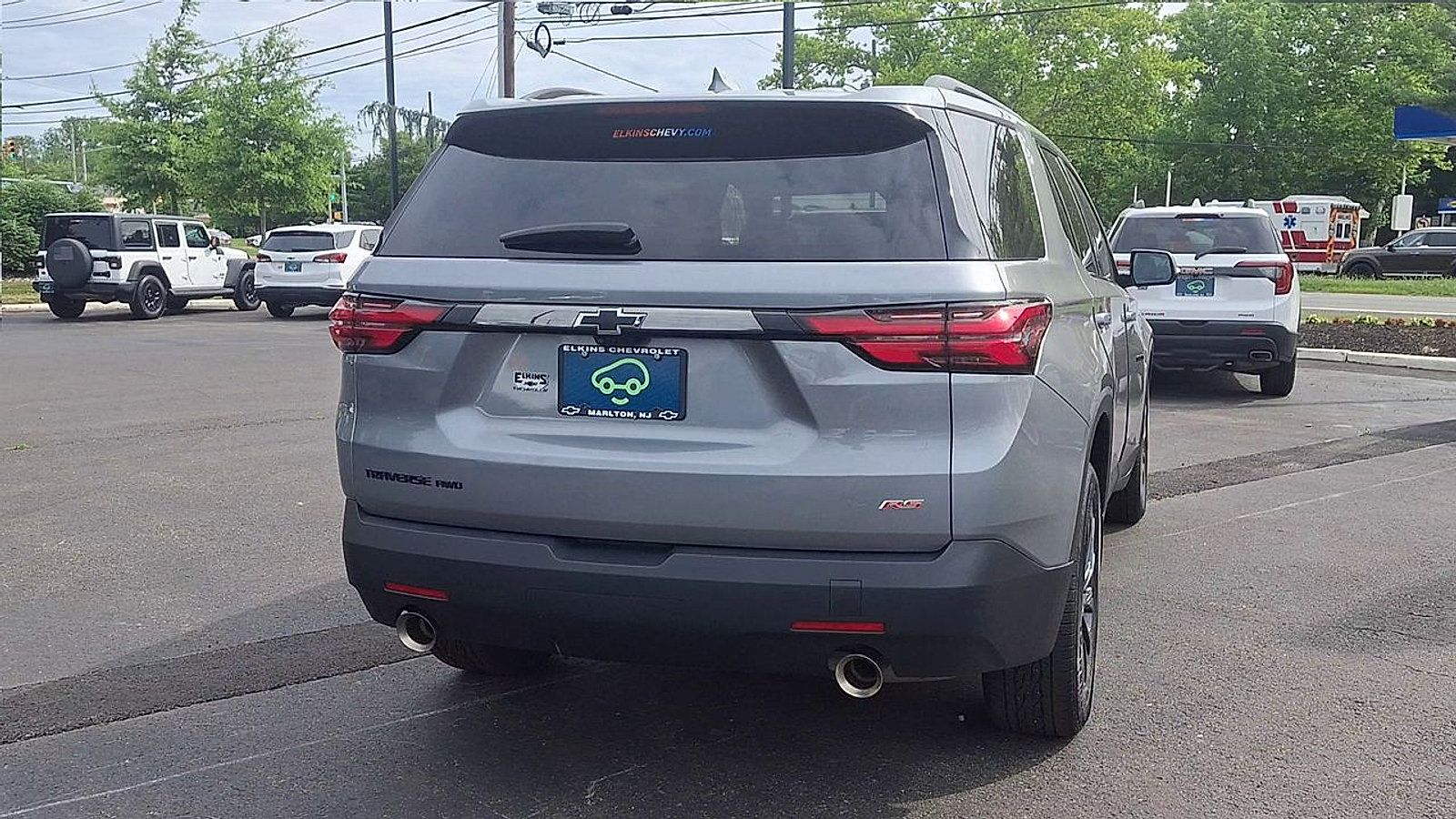 Certified 2023 Chevrolet Traverse RS AWD/4WD image 2