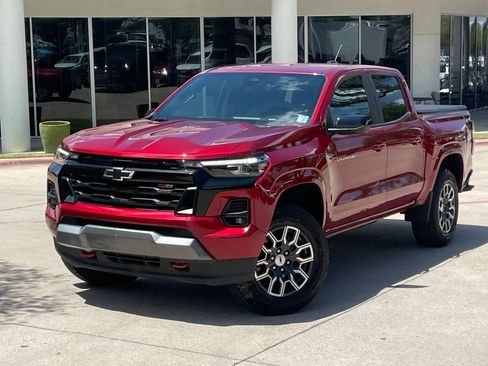 Used 2023 Chevrolet Colorado Z71 w/ Z71 Convenience Package 2 AWD/4WD image 9