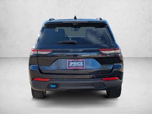 Used 2023 Jeep Grand Cherokee Trailhawk w/ Advanced Protech Group II image 7