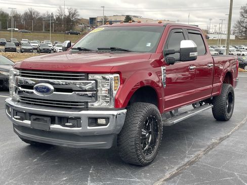 Used 2019 Ford F250 Lariat w/ Chrome Package image 3