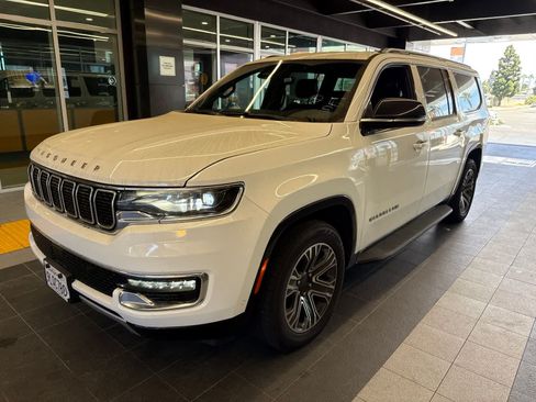Used 2024 Jeep Wagoneer L Series II RWD image 1
