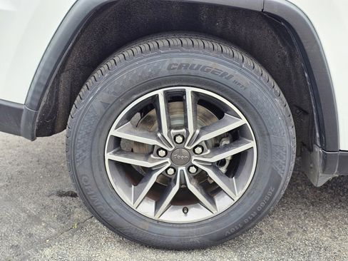 Used 2020 Jeep Grand Cherokee Limited w/ Luxury Group II image 9