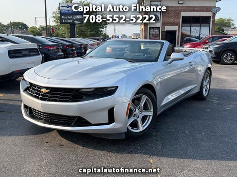 Used 2019 Chevrolet Camaro LT RWD image 1