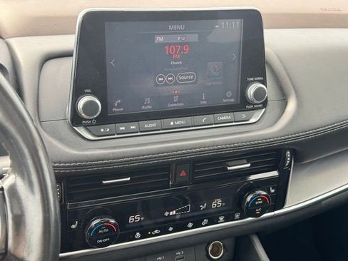 Used 2021 Nissan Rogue SV w/ Premium Package image 30