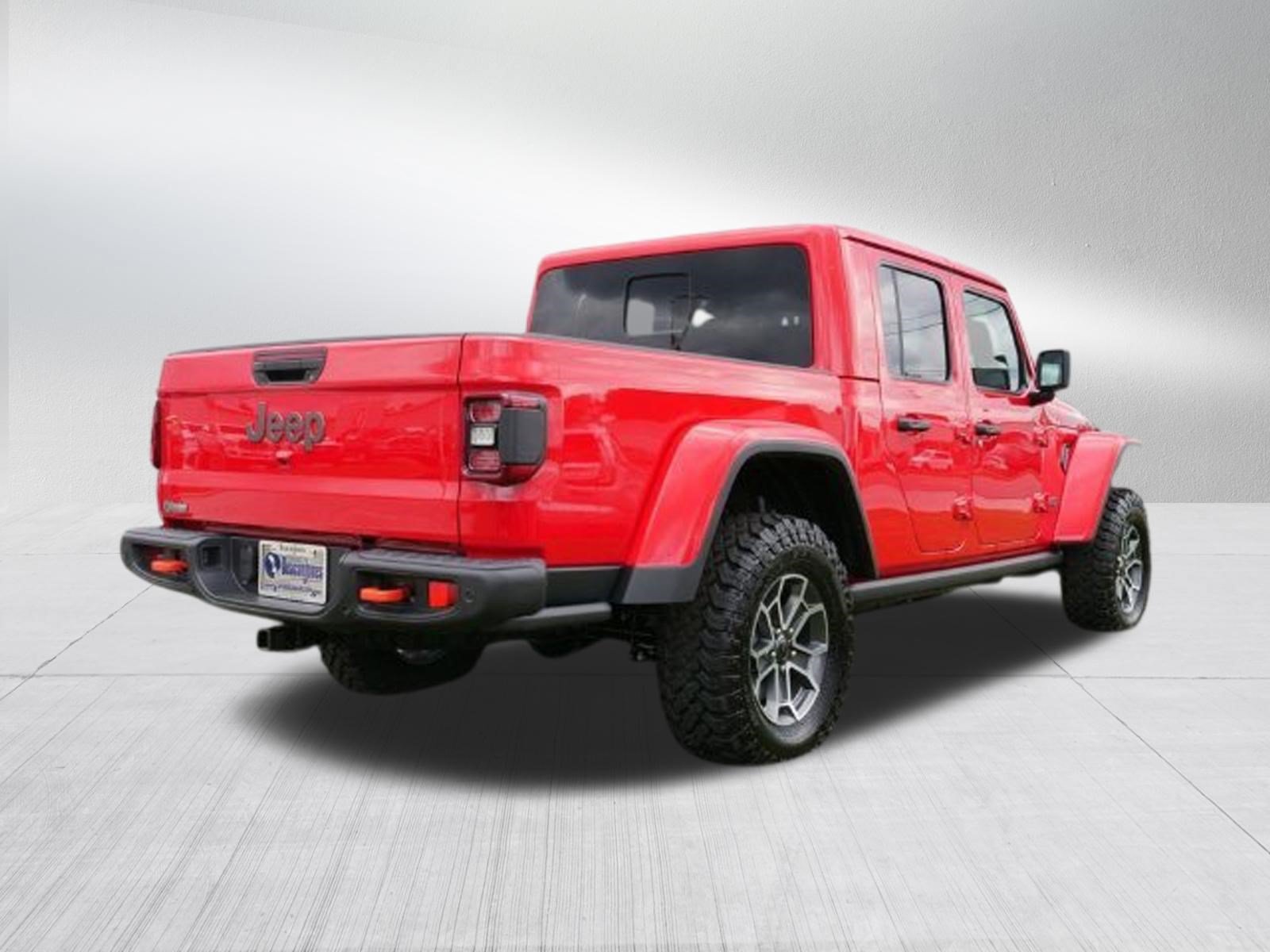 Used 2025 Jeep Gladiator Mojave AWD/4WD image 2