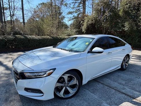 Used 2019 Honda Accord Touring image 3