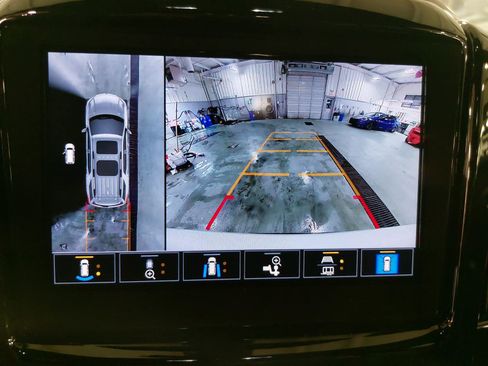 Used 2023 Chevrolet Traverse Premier w/ Redline Edition image 26