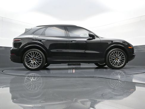 Used 2023 Porsche Cayenne image 28