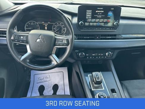Used 2023 Mitsubishi Outlander SE AWD/4WD image 2