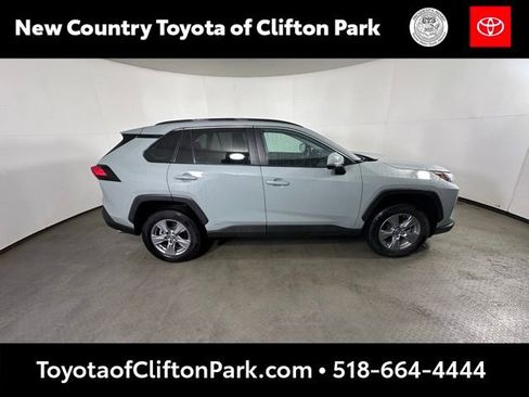 Used 2022 Toyota RAV4 XLE w/ Convenience Package image 2