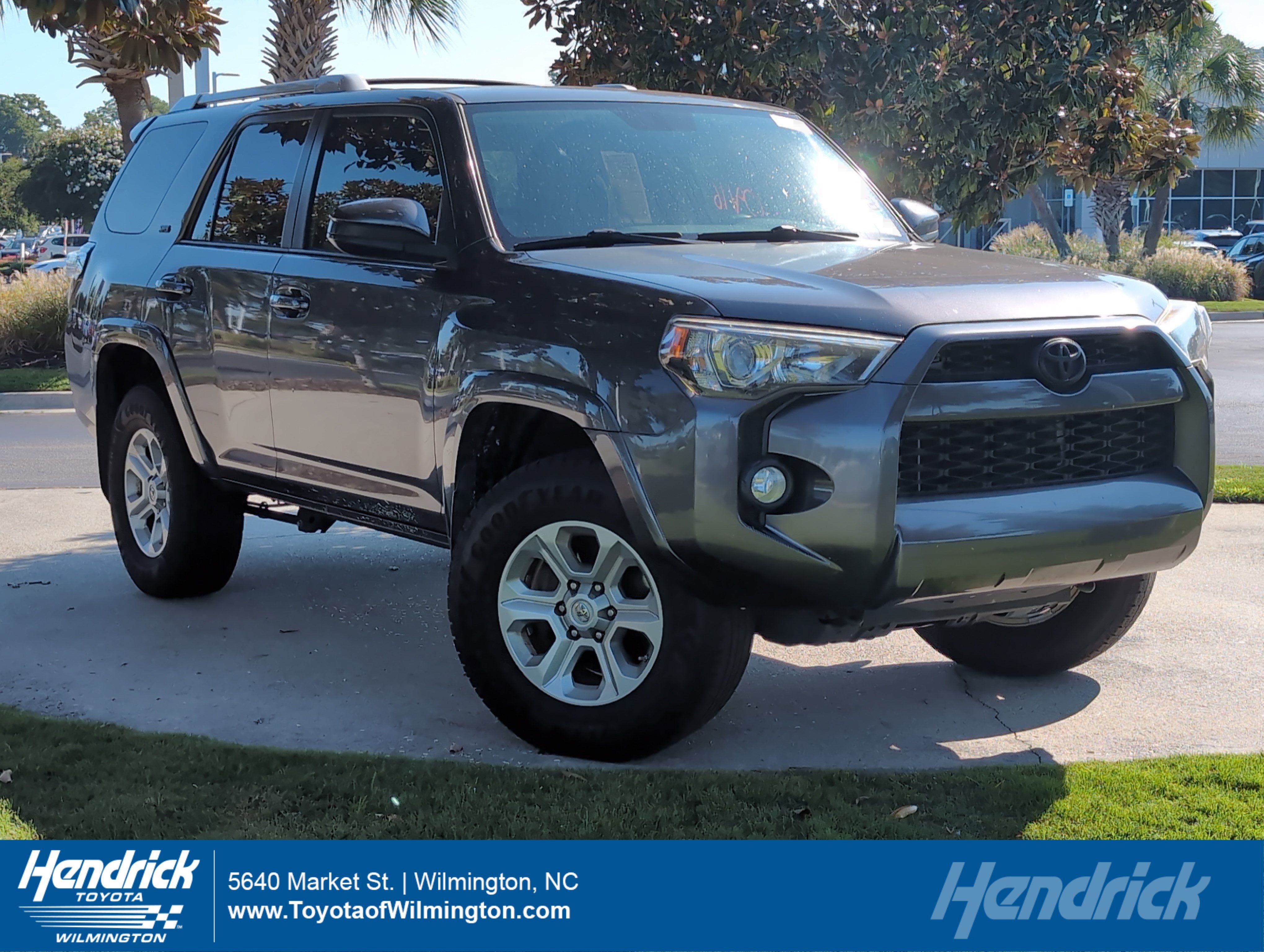 Used 2016 Toyota 4Runner SR5 AWD/4WD image 1
