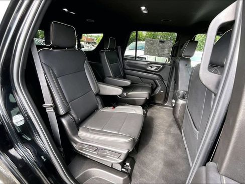 Used 2024 GMC Yukon SLT AWD/4WD image 27
