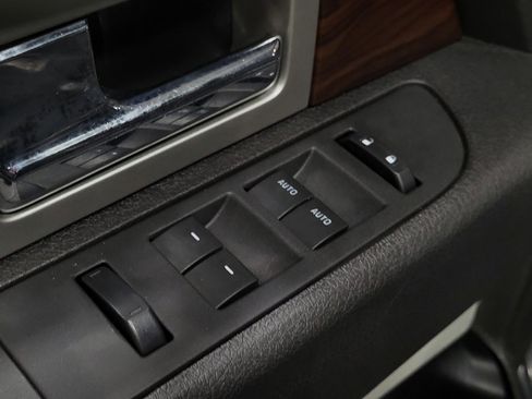 Used 2012 Ford F150 Lariat w/ Lariat Chrome Pkg image 27