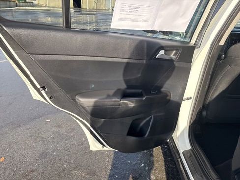 Used 2022 Kia Sportage LX image 19