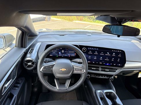 New 2026 Chevrolet Equinox EV LT image 13