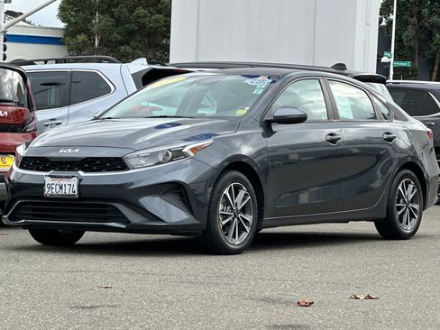 Used 2023 Kia Forte LXS w/ LXS Technology Package image 9