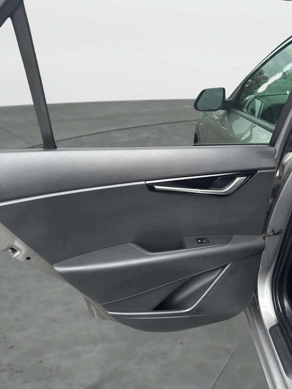 Used 2023 Kia Niro LX FWD image 16