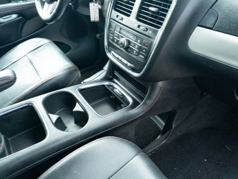 Certified 2019 Dodge Grand Caravan GT FWD image 42
