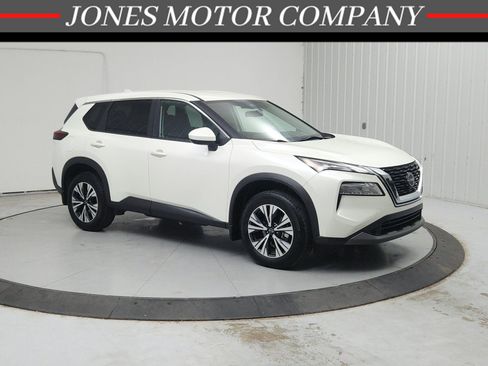 Used 2023 Nissan Rogue SV FWD image 1